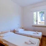 Villa Center